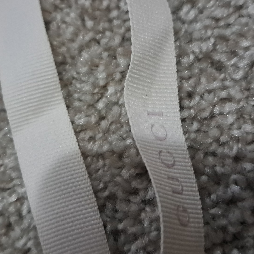 Gucci  Ribbon Bundle - Picture 2 of 9